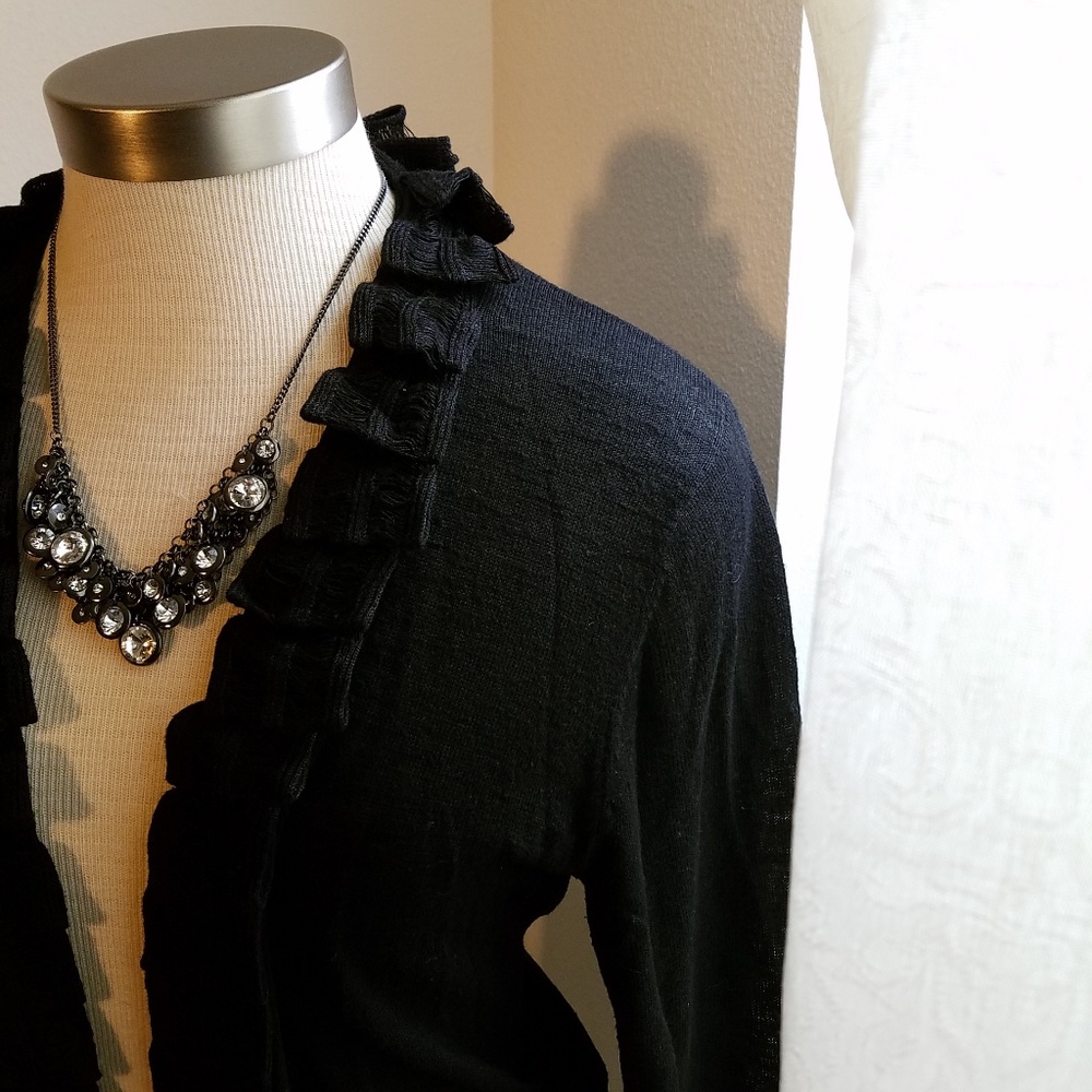 JONES NEW YORK.GORGEOUS RUFFLED CARDIGAN - Picture 3 of 5